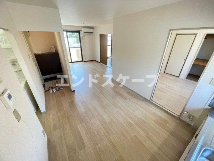 グレイスエステート Aの居間