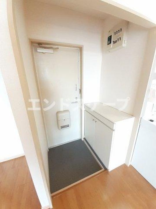 カトレアハイツの玄関