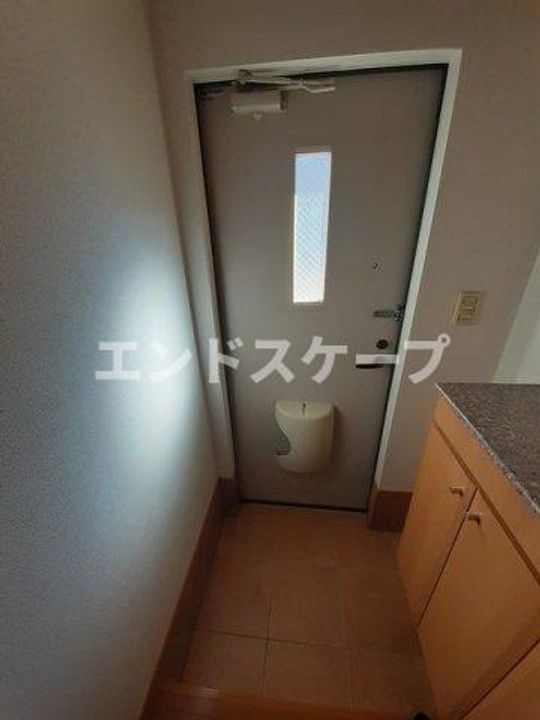 エーデルシュタイン Aの玄関