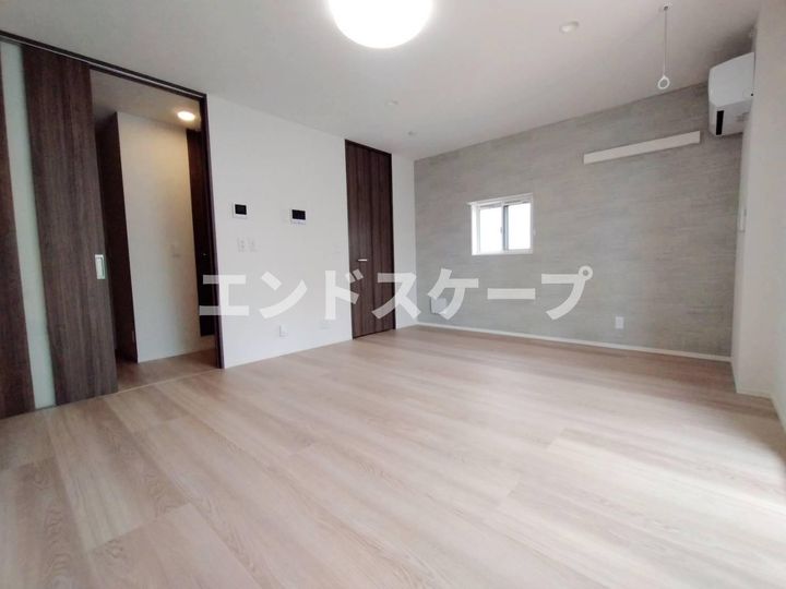 マヌールの居間