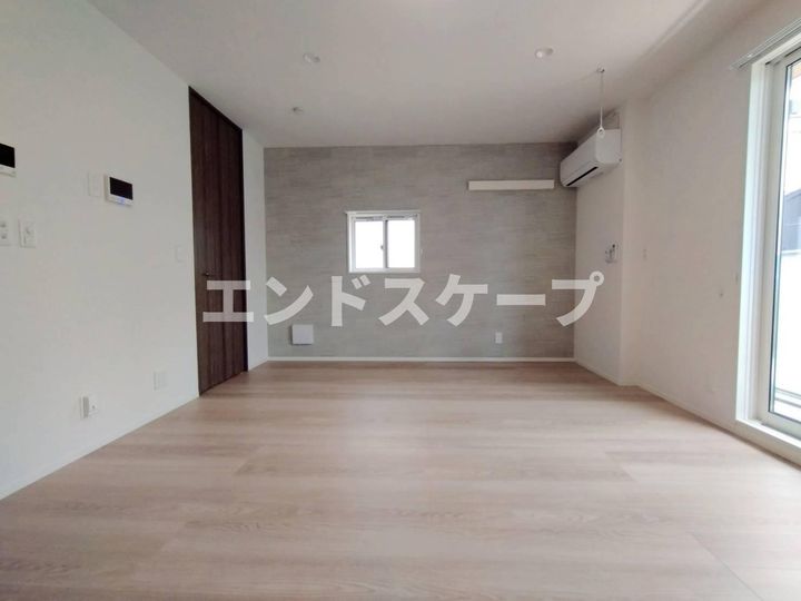 マヌールの居間