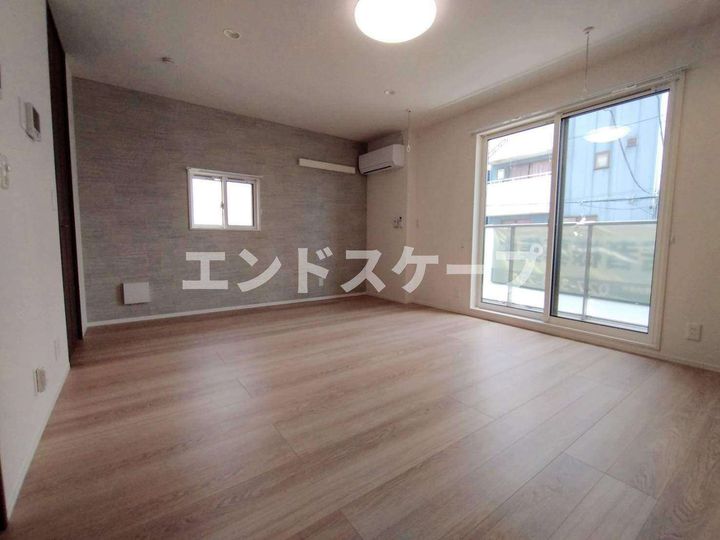 マヌールの居間