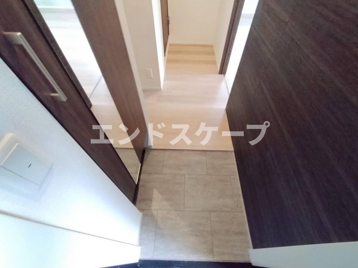 マヌールの玄関