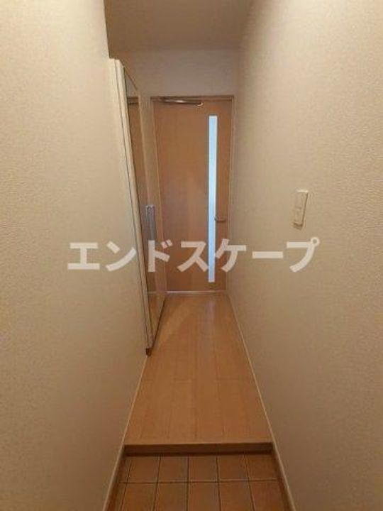 イリーデ ディーオ カーサの玄関