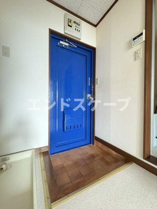 FINE小出305の玄関