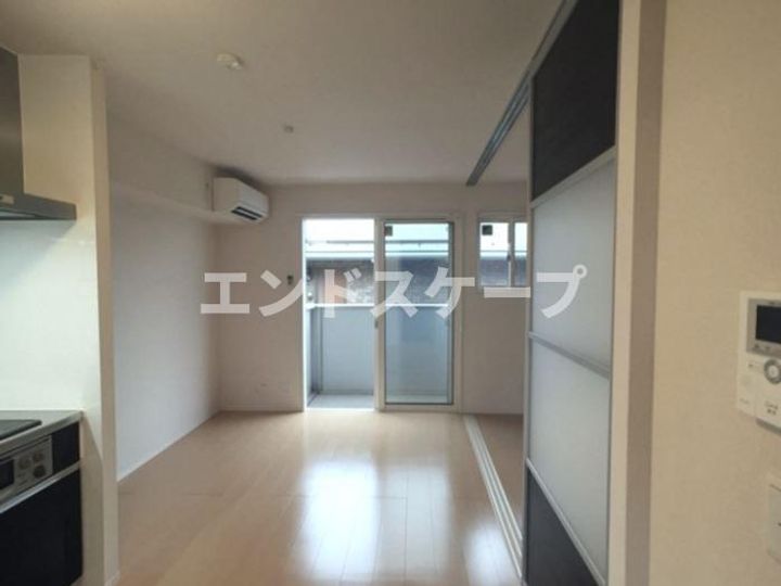 ソナ・ヴェルデ Ⅱ203の居間