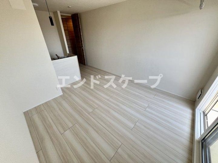 サラ スリールの内装