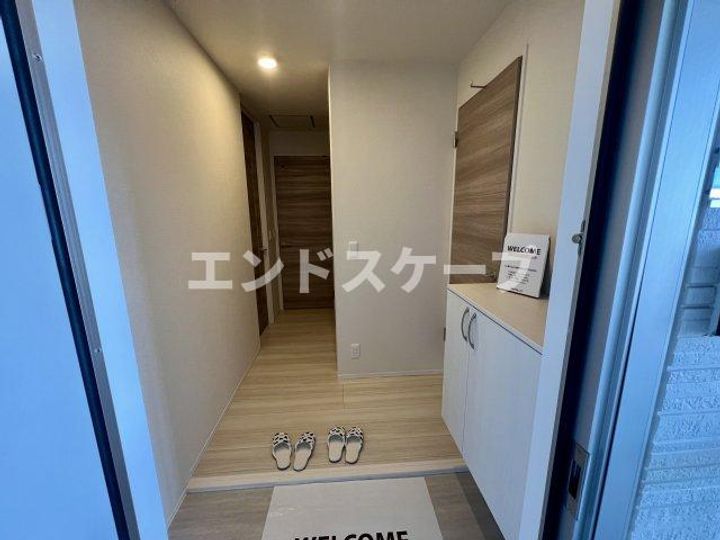 サラ スリールの玄関