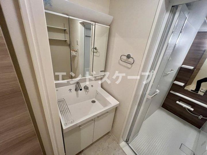 サラ スリールのその他画像