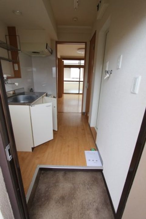 郡山アパート6の玄関