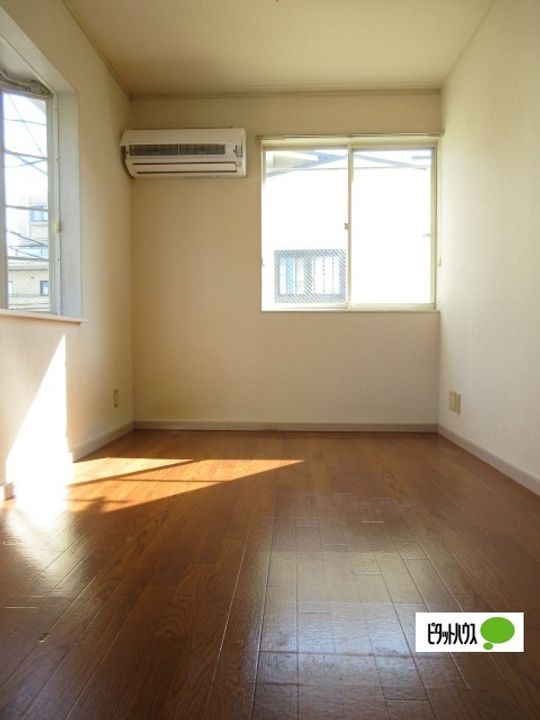 ヒルトピア201の居間