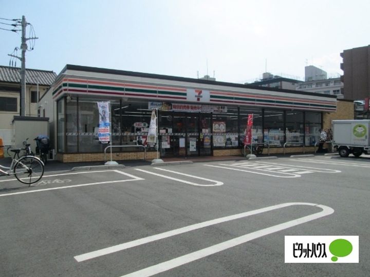 ベルミカーサB 101の周辺