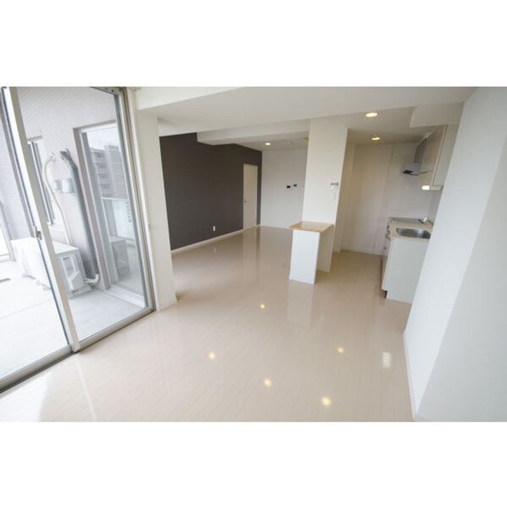 イーグルヘッド橦木703の居間