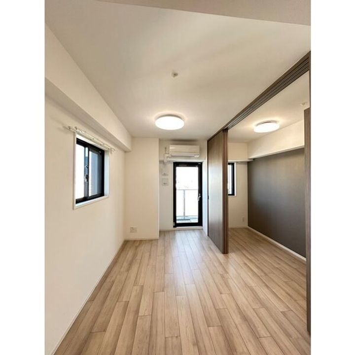 ルネフラッツ黒川Ⅱの居間