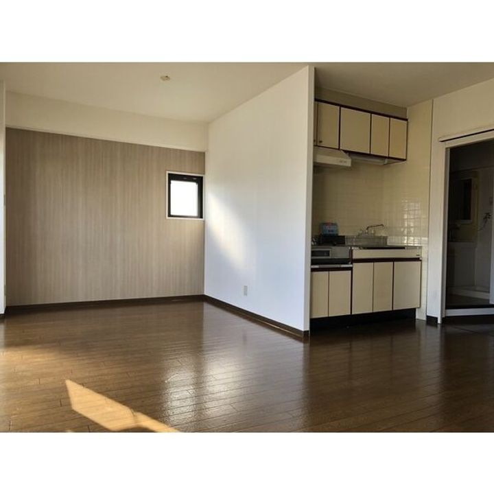 ノイエ・シュトラッセ山木田ビル701の居間