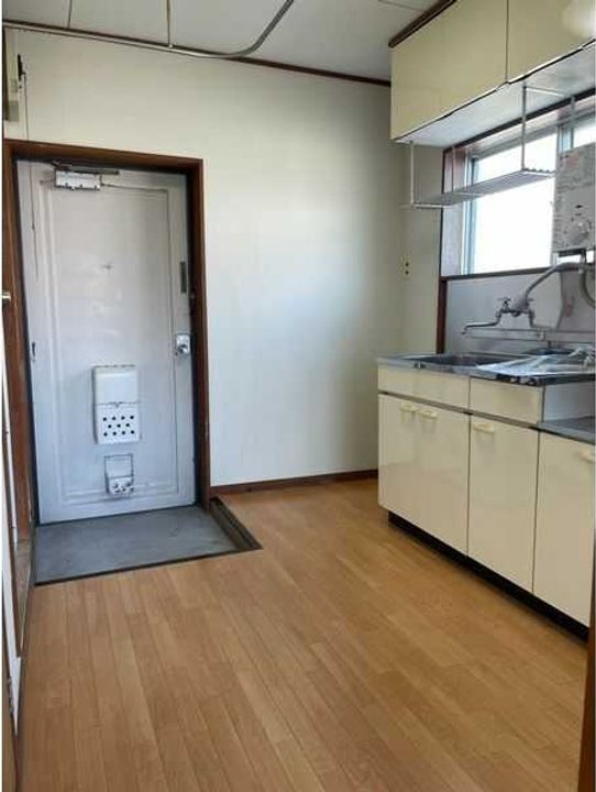 コーポ桐林の玄関