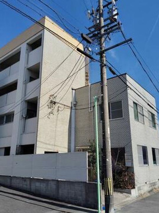 マルケイビル401の外観