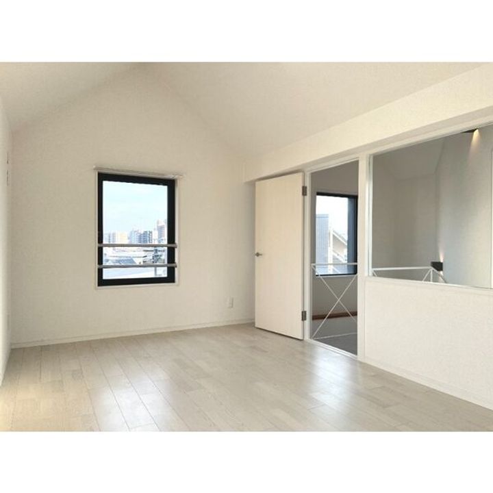 ローズガーデン楠元402の居間