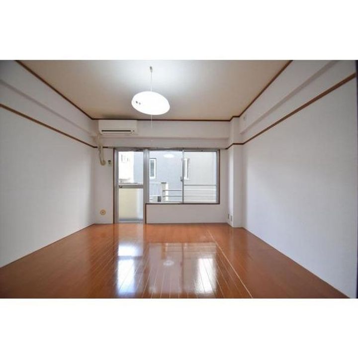 中西ビル202の居間