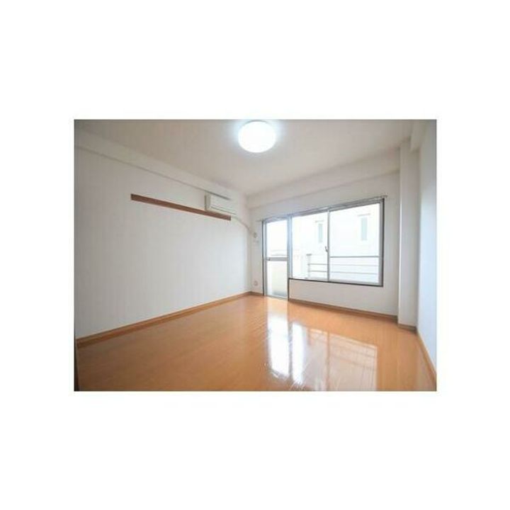 中西ビル302の居間