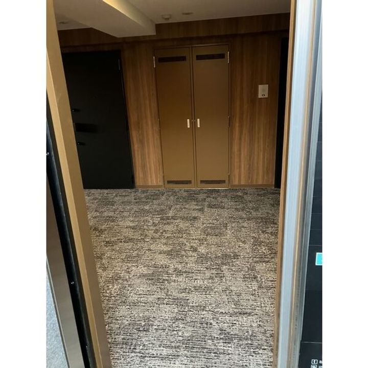 エステムコート名古屋新栄Ⅵ アートテラス701の玄関
