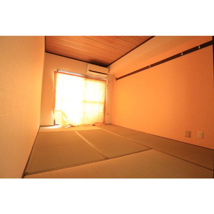 シャトー鹿子2Eの内装