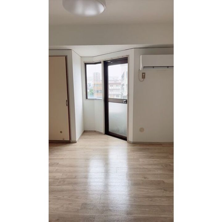 城南ビル304の居間