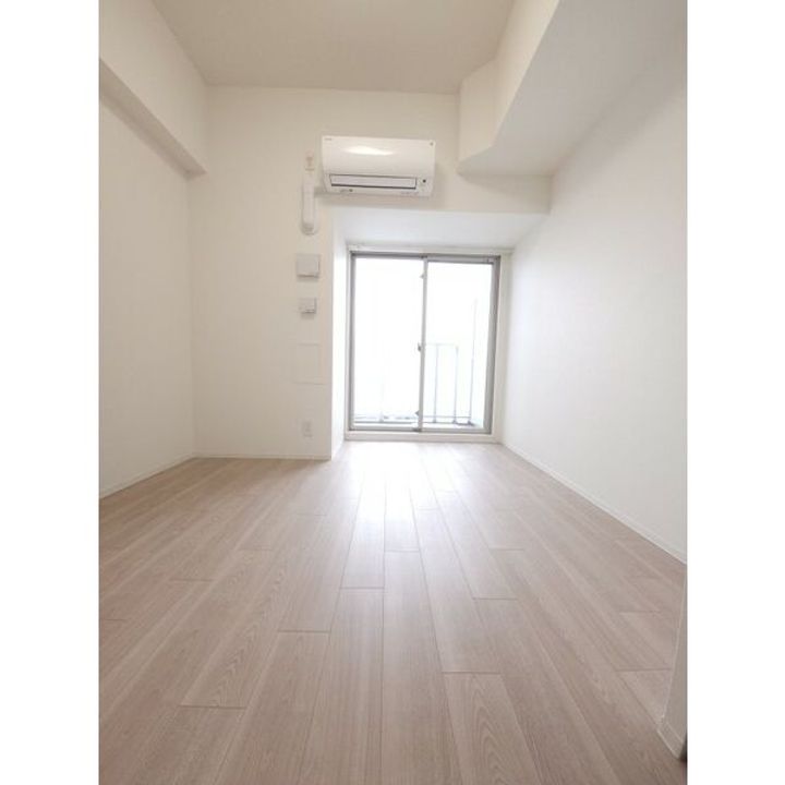 ディアレイシャス今池の居間