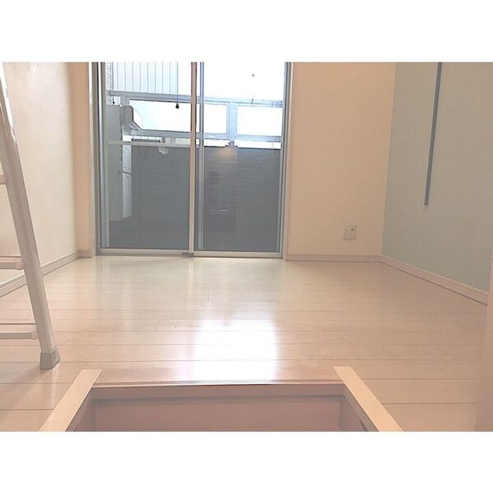 ラクーチェ203【0部屋】の居間