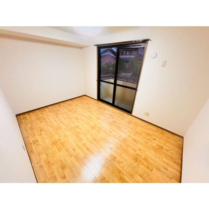 メゾン久遠Ⅱ102の居間