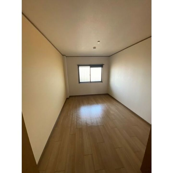 レナジア久地野の居間