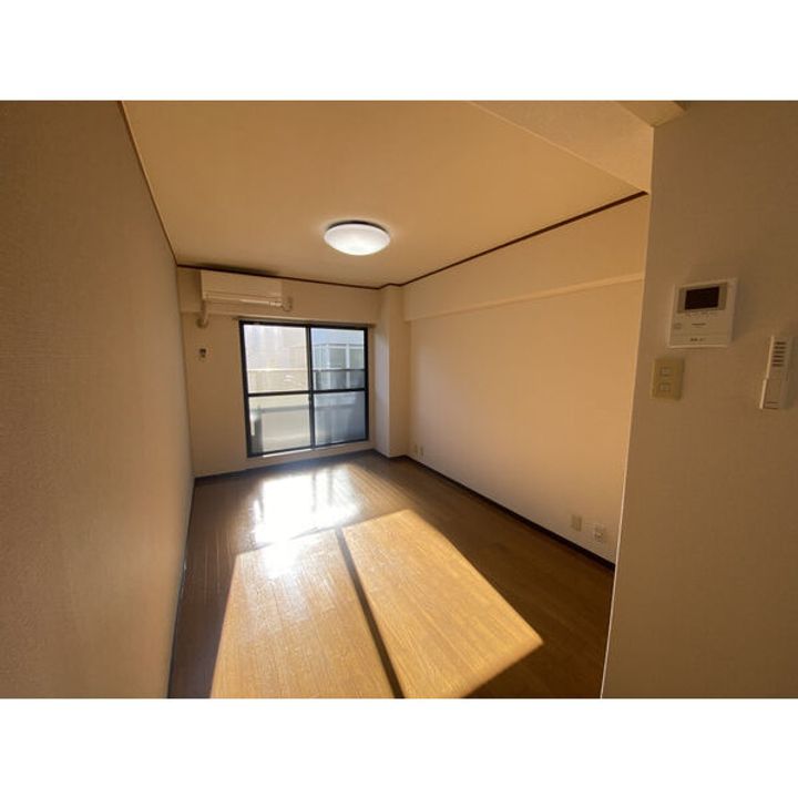 オークヒルズ円庄ⅡB5の居間