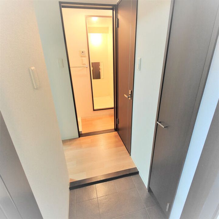 鳥居西アベニューの玄関
