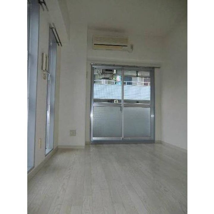 メゾン・ド・セレブラル0603の居間