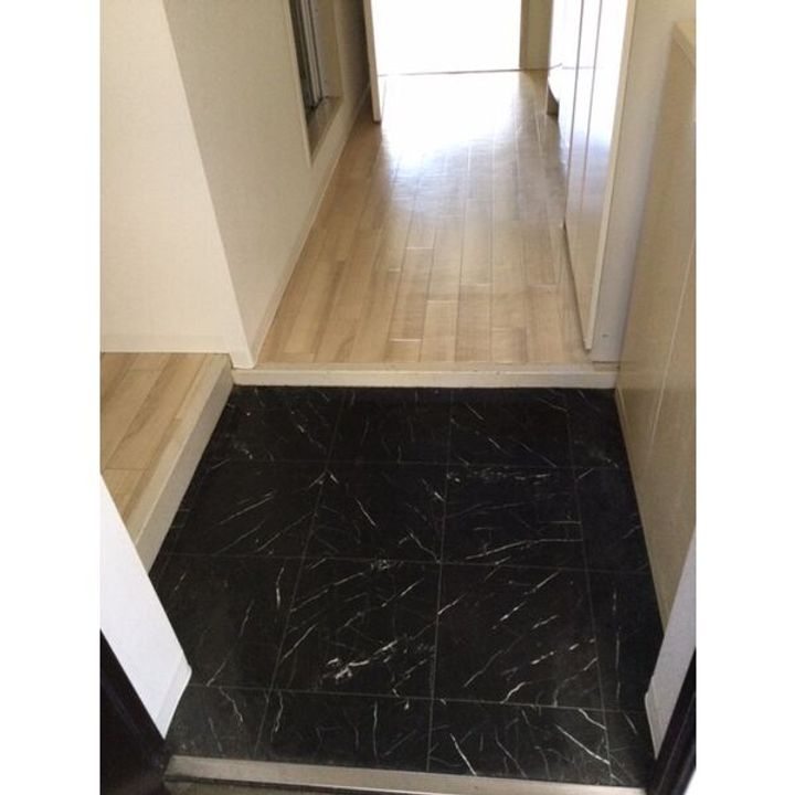 CASA NOAH名古屋マンションII222の玄関