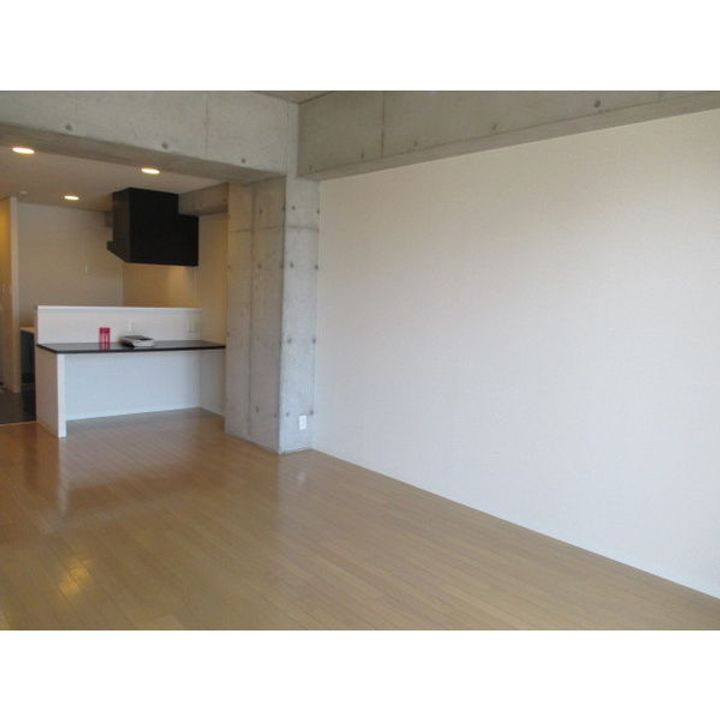スクエア名駅南0807の居間