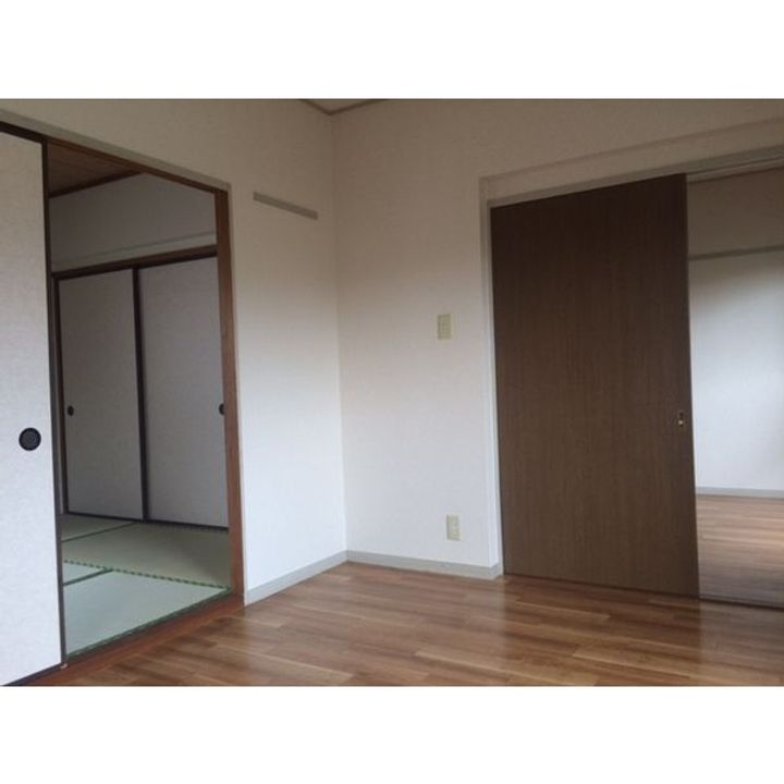 PATIO楠201の居間