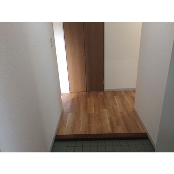 PATIO楠201の玄関