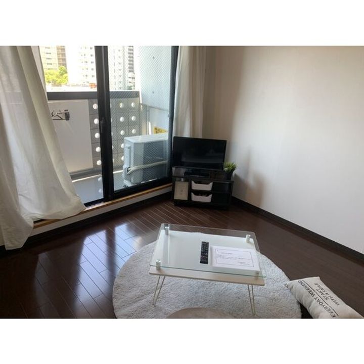 プレシャス代官の居間