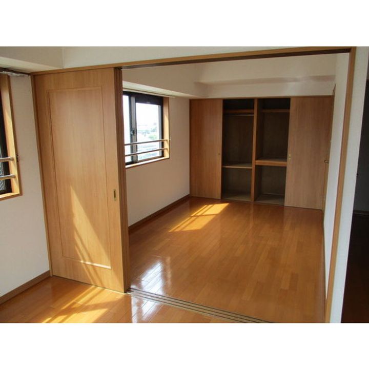 サムティイースト白壁0801の居間