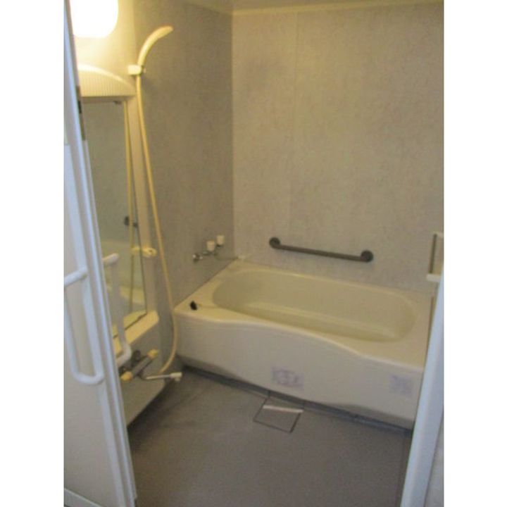 サムティイースト白壁0801の風呂