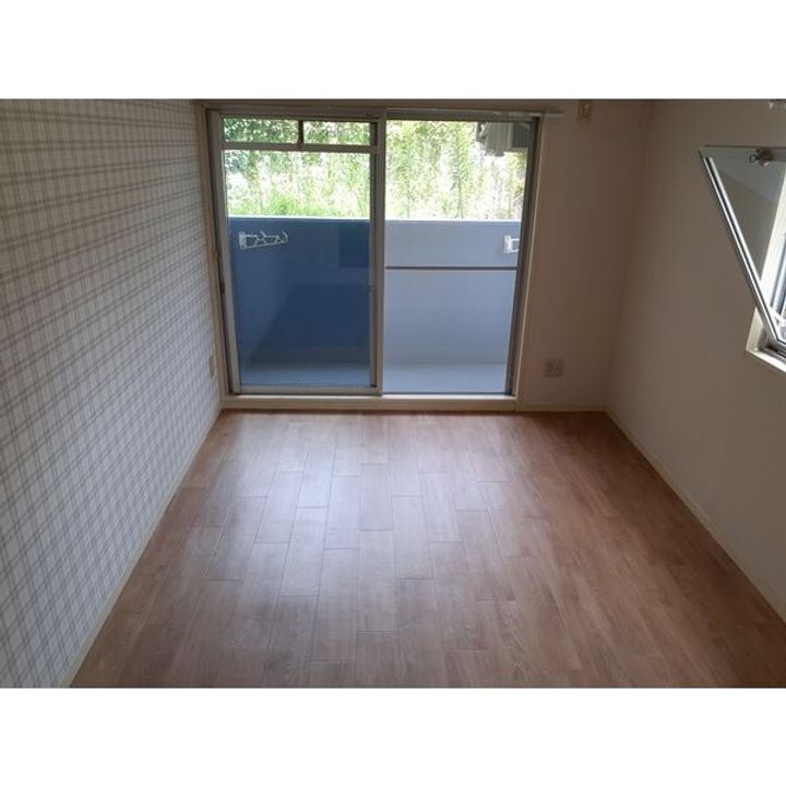 ATS千代田橋ハイツ103の居間