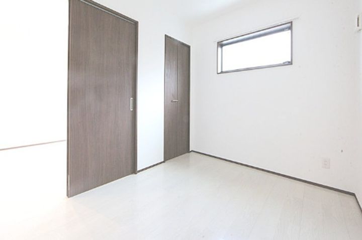 アークレジデンス中村日赤の居間