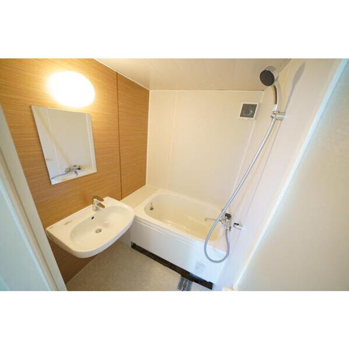 ハイネス東山601の風呂