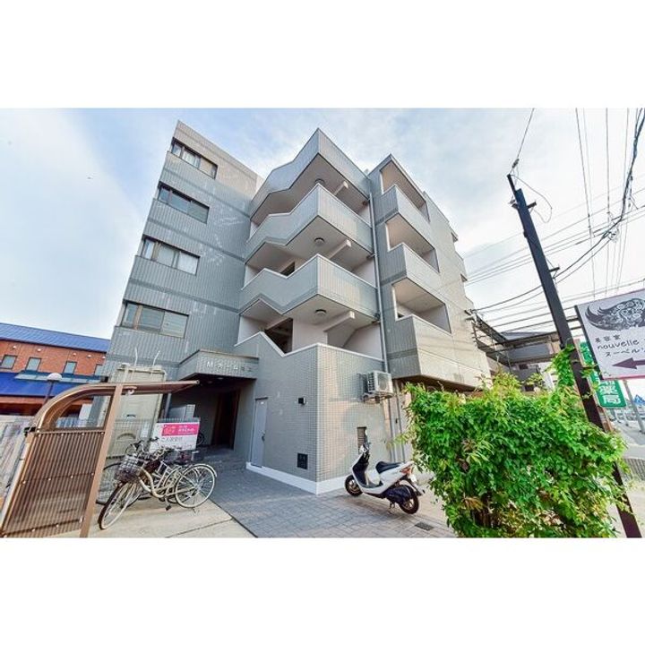 Mカームネスの外観