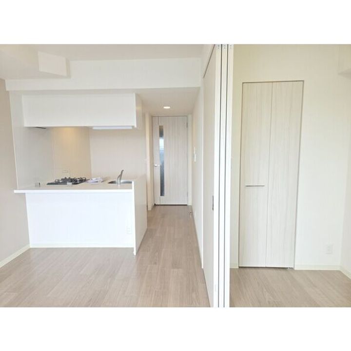 プレサンスNAGOYA覚王山0604の居間
