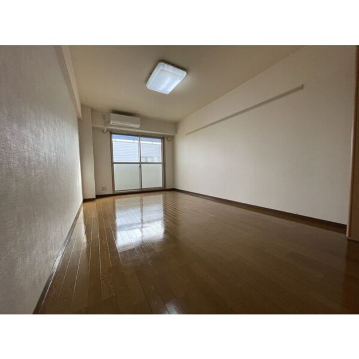 クレセール306の居間