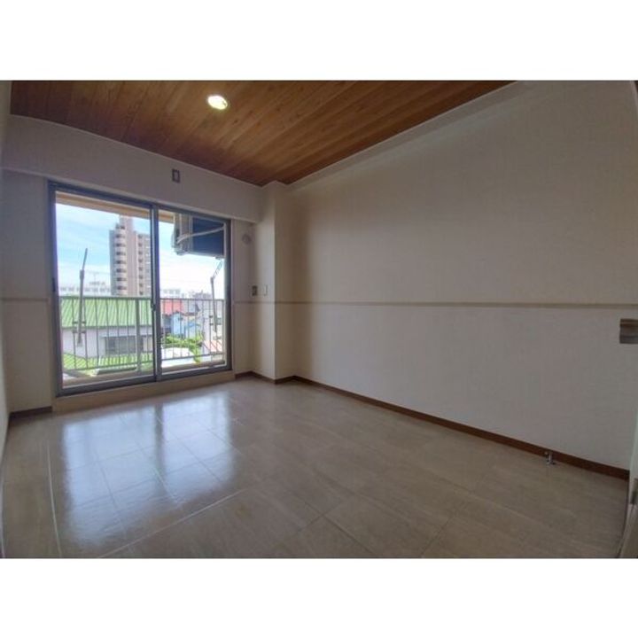 ウィペット・スクエア3Cの居間