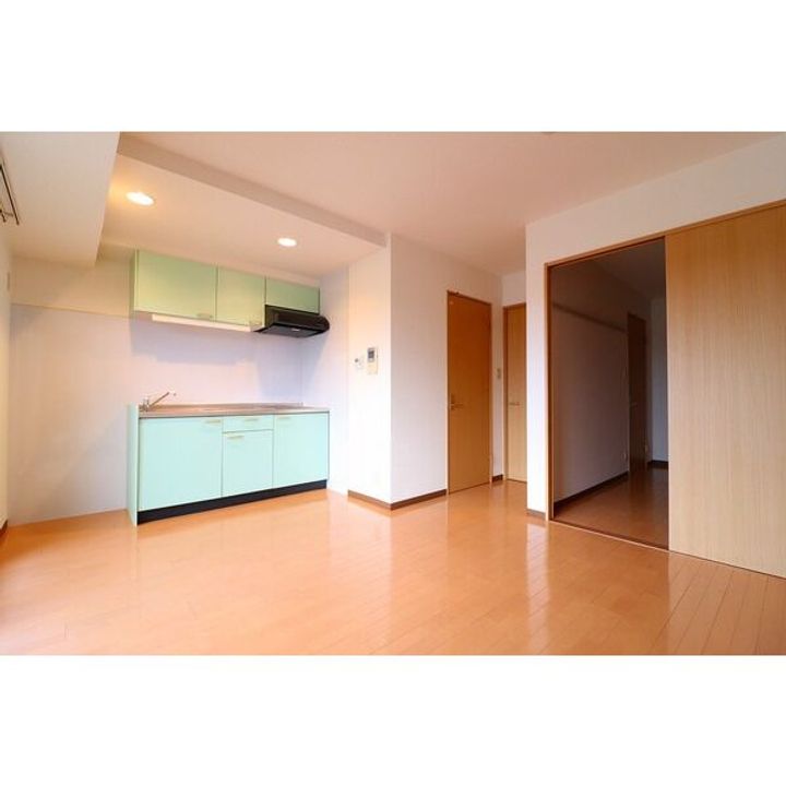 サンマール金山南の居間