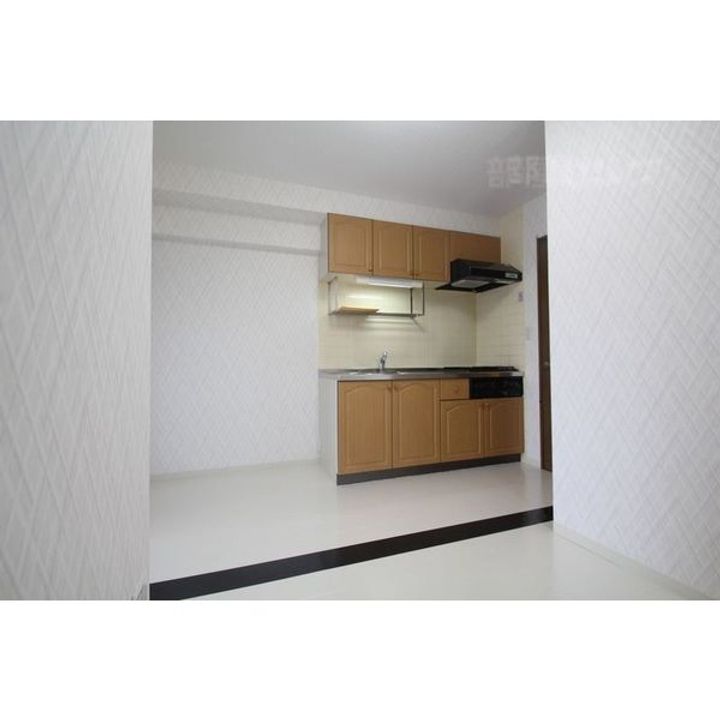 マルシェ・コーネンの居間